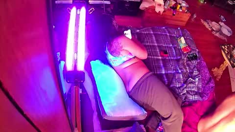 Snapshot of ike6oodnigh chatting on 12/15/25, 03:16 ike6oodnigh online show from 12/15/25, 03:16