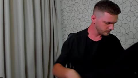 IkerGale online show from 10/08/25, 11:30