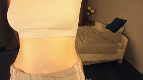 Ilana online show from 05/25/26, 07:42