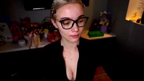 Snapshot of ileanacampbel chatting on 02/11/25, 03:29 ileanacampbel online show from 02/11/25, 03:29