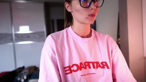 Snapshot of ileanacampbel chatting on 10/25/25, 07:27 ileanacampbel online show from 10/25/25, 07:27