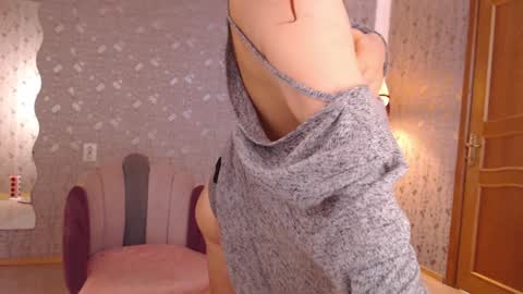 Adelia online show from 02/06/25, 12:05