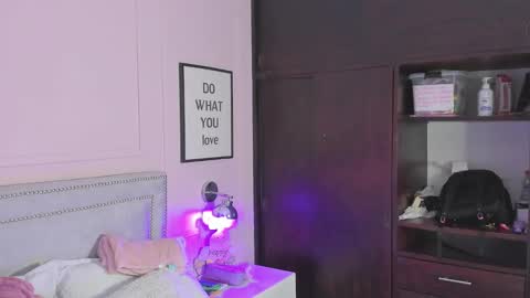 ILY   online show from 02/14/25, 11:53