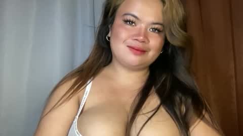 Snapshot of ill_moan_foryouxx chatting on 04/17/26, 12:41 QUEEN KATH online show from 04/17/26, 12:41