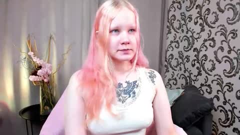 Annie online show from 09/18/25, 03:30