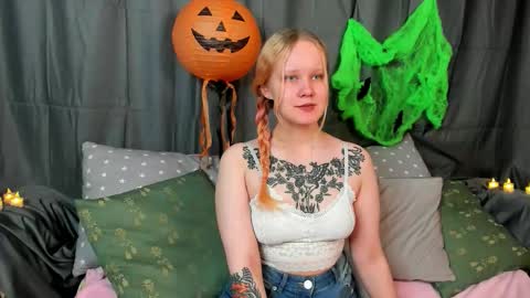 Annie online show from 10/28/25, 03:10