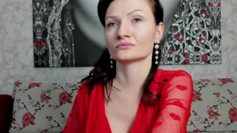 Snapshot of illegalbeauty87 chatting on 12/25/24, 01:42 Ingrid or more easier...Miss GoDDess Mistress online show from 12/25/24, 01:42