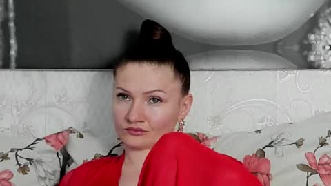 Snapshot of illegalbeauty87 chatting on 01/27/25, 09:44 Ingrid or more easier...Miss GoDDess Mistress online show from 01/27/25, 09:44