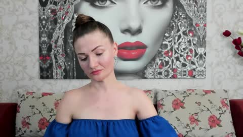Snapshot of illegalbeauty87 chatting on 02/01/25, 10:55 Ingrid or more easier...Miss GoDDess Mistress online show from 02/01/25, 10:55