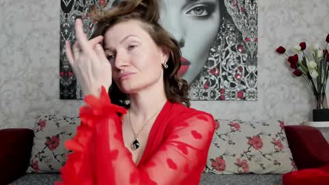 Snapshot of illegalbeauty87 chatting on 02/27/25, 10:42 Ingrid or more easier...Miss GoDDess Mistress online show from 02/27/25, 10:42
