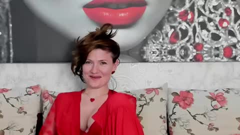 Snapshot of illegalbeauty87 chatting on 03/04/25, 09:18 Ingrid or more easier...Miss GoDDess Mistress online show from 03/04/25, 09:18
