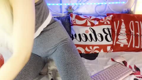 nicollee online show from 12/14/24, 02:31