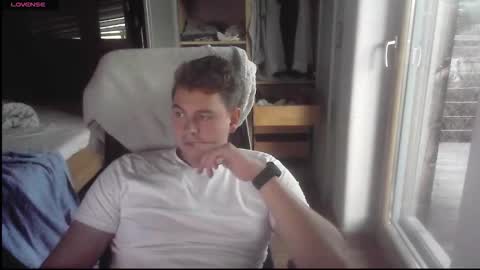 Snapshot of iloveyoutoo2000 chatting on 09/30/25, 04:45 iloveyoutoo2000 online show from 09/30/25, 04:45