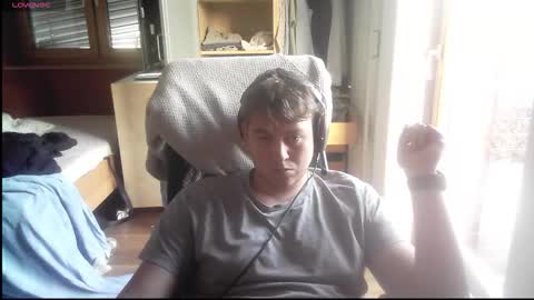 Snapshot of iloveyoutoo2000 chatting on 10/02/25, 04:14 iloveyoutoo2000 online show from 10/02/25, 04:14