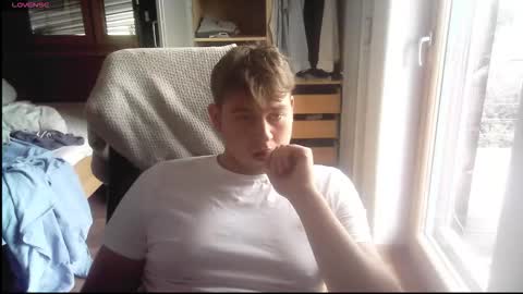 Snapshot of iloveyoutoo2000 chatting on 10/07/25, 11:07 iloveyoutoo2000 online show from 10/07/25, 11:07