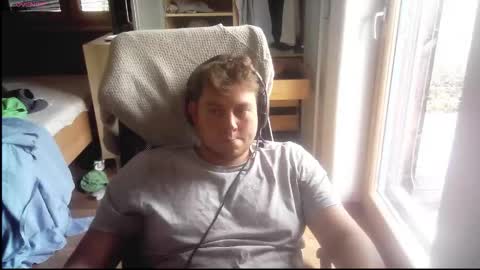 Snapshot of iloveyoutoo2000 chatting on 10/10/25, 12:26 iloveyoutoo2000 online show from 10/10/25, 12:26