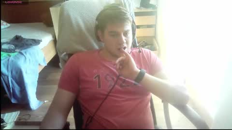 Snapshot of iloveyoutoo2000 chatting on 10/18/25, 03:02 iloveyoutoo2000 online show from 10/18/25, 03:02