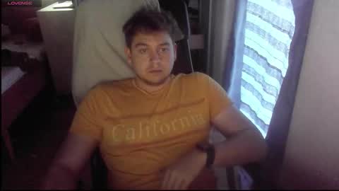 Snapshot of iloveyoutoo2000 chatting on 10/21/25, 03:02 iloveyoutoo2000 online show from 10/21/25, 03:02