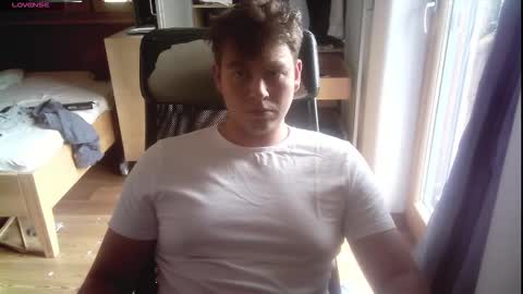 Snapshot of iloveyoutoo2000 chatting on 10/24/25, 12:45 iloveyoutoo2000 online show from 10/24/25, 12:45