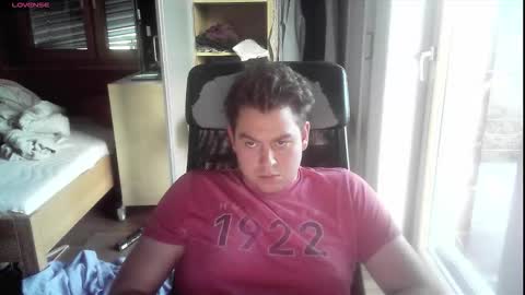 Snapshot of iloveyoutoo2000 chatting on 10/29/25, 03:36 iloveyoutoo2000 online show from 10/29/25, 03:36