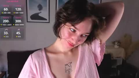 Snapshot of iluminadangoun chatting on 06/08/26, 01:28 Hello everyone Im Lily online show from 06/08/26, 01:28