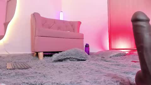 Mia online show from 11/05/25, 09:26