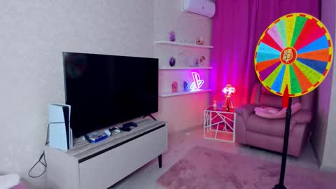 Roxy online show from 12/04/25, 08:28