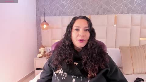 Alaya online show from 09/19/25, 04:47