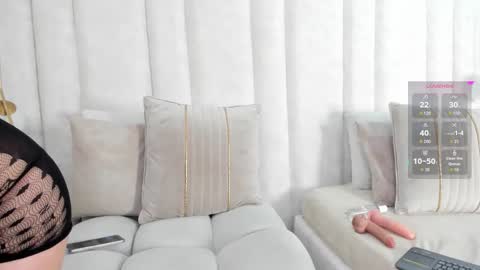 im_anniza online show from 10/24/25, 01:29