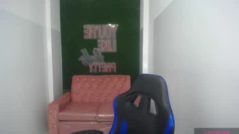 Snapshot of im_anny_t chatting on 10/04/25, 12:36 Anny online show from 10/04/25, 12:36