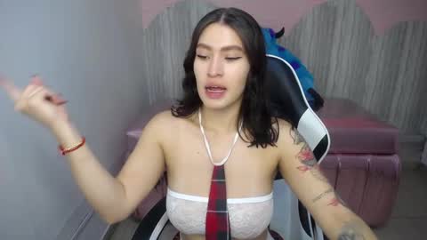 Snapshot of im_anny_t chatting on 10/31/25, 12:50 Anny online show from 10/31/25, 12:50