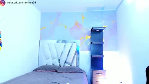 im_brittany_333 online show from 02/15/26, 09:52