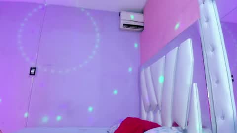 im_brittany_333 online show from 07/04/26, 11:22