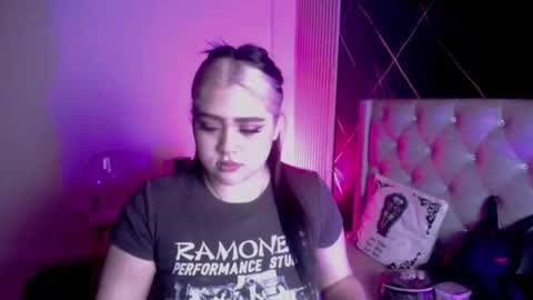 im_bunny__ online show from 11/13/25, 11:31