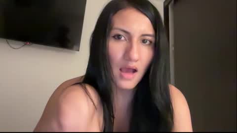 Snapshot of im_dayana chatting on 09/28/25, 04:29 instagram online show from 09/28/25, 04:29