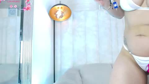 Helina online show from 10/24/25, 12:12