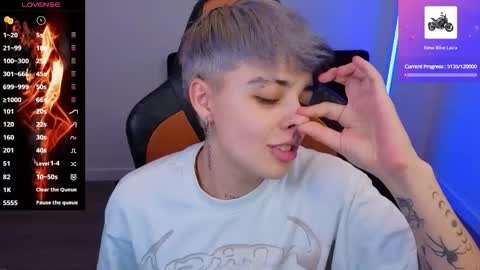 Laia online show from 09/30/25, 02:27