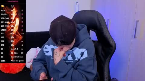 Laia online show from 11/27/25, 12:13