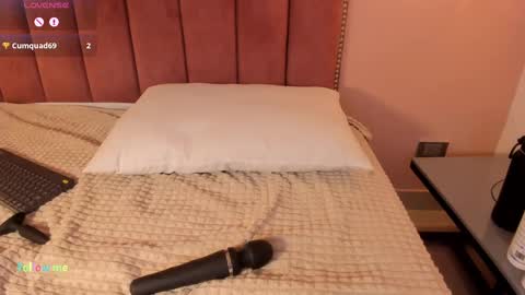 Snapshot of im_lisacb chatting on 11/08/25, 04:01 im_lisacb online show from 11/08/25, 04:01