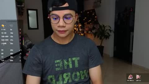 Snapshot of im_marco chatting on 12/20/25, 02:51 Marco online show from 12/20/25, 02:51