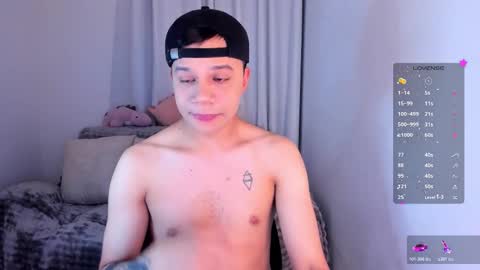 Snapshot of im_marco chatting on 12/23/25, 02:20 Marco online show from 12/23/25, 02:20