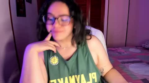 mei mei uwu online show from 11/23/25, 02:50