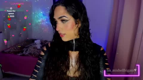 Snapshot of im_miabigass chatting on 12/23/24, 06:00 Mishell Martinez    INSTAGRAM im mishellbigass online show from 12/23/24, 06:00