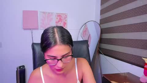 Mia online show from 05/16/26, 02:52