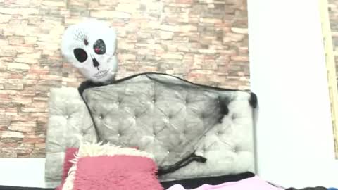 milan online show from 10/25/25, 04:42