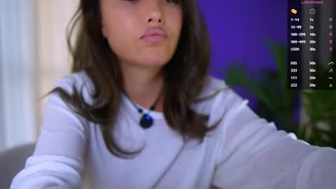 Snapshot of im_milla chatting on 10/24/25, 01:29 Milla online show from 10/24/25, 01:29