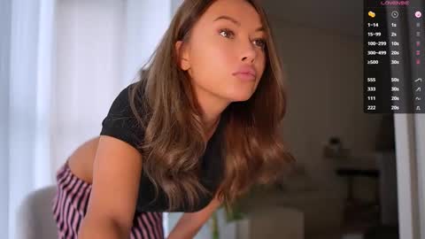 Snapshot of im_milla chatting on 11/12/25, 08:04 Milla online show from 11/12/25, 08:04