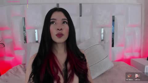 Snapshot of im_nika_ chatting on 12/04/25, 12:47 Nika online show from 12/04/25, 12:47