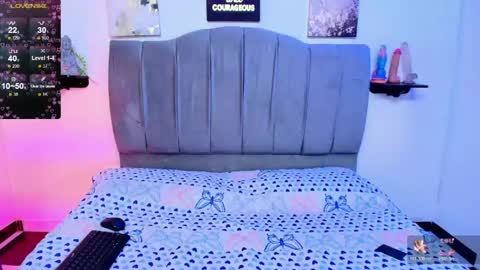 im_riley_ online show from 05/12/26, 07:11