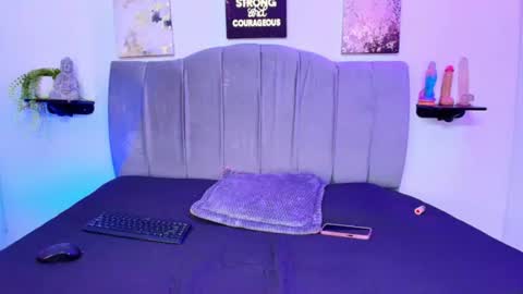 im_riley_ online show from 06/13/26, 07:23